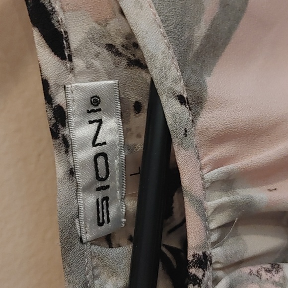 Super Cute Sioni Blouse ❤️ - Picture 4 of 6